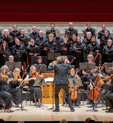 The SCO Chorus and Orchestra confucted by Maxim.