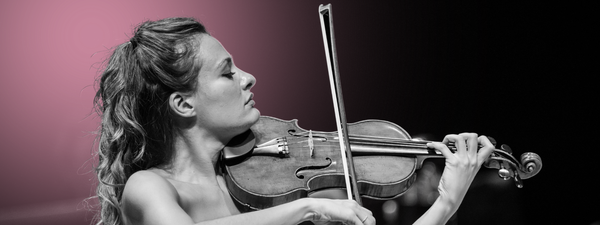 Nicola Benedetti plays the violin.