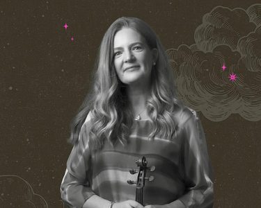 Rachel Podger stands with an illustrated skyscape behind her. She smiles and holds her violin.