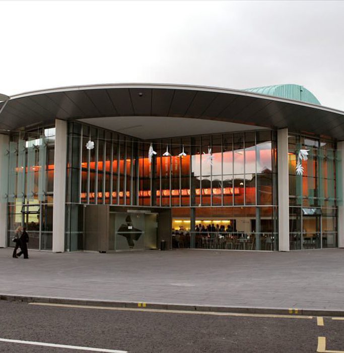 The main entrance of Perth Concert Hall, as seen from the road.